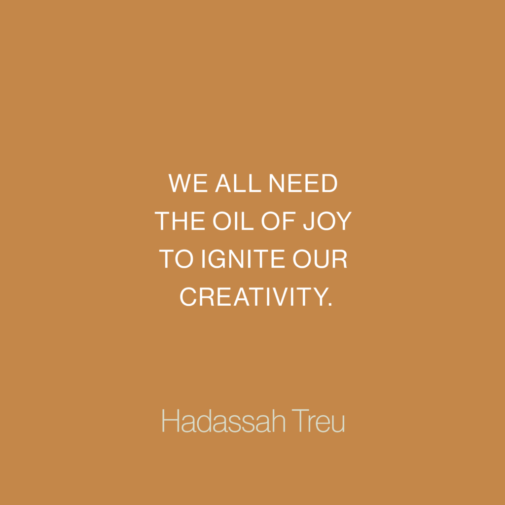 Sometimes we can’t help but feel stuck in our writing. It happens, friends. Here are two simple but very effective ways to get unstuck in your writing and overcome the feeling of creative emptiness.